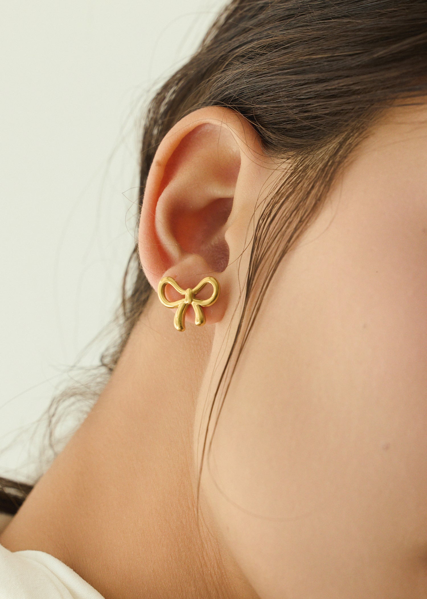 ゴールド]スモールリボンピアス[ゴールド]スネークチェーンネックレス