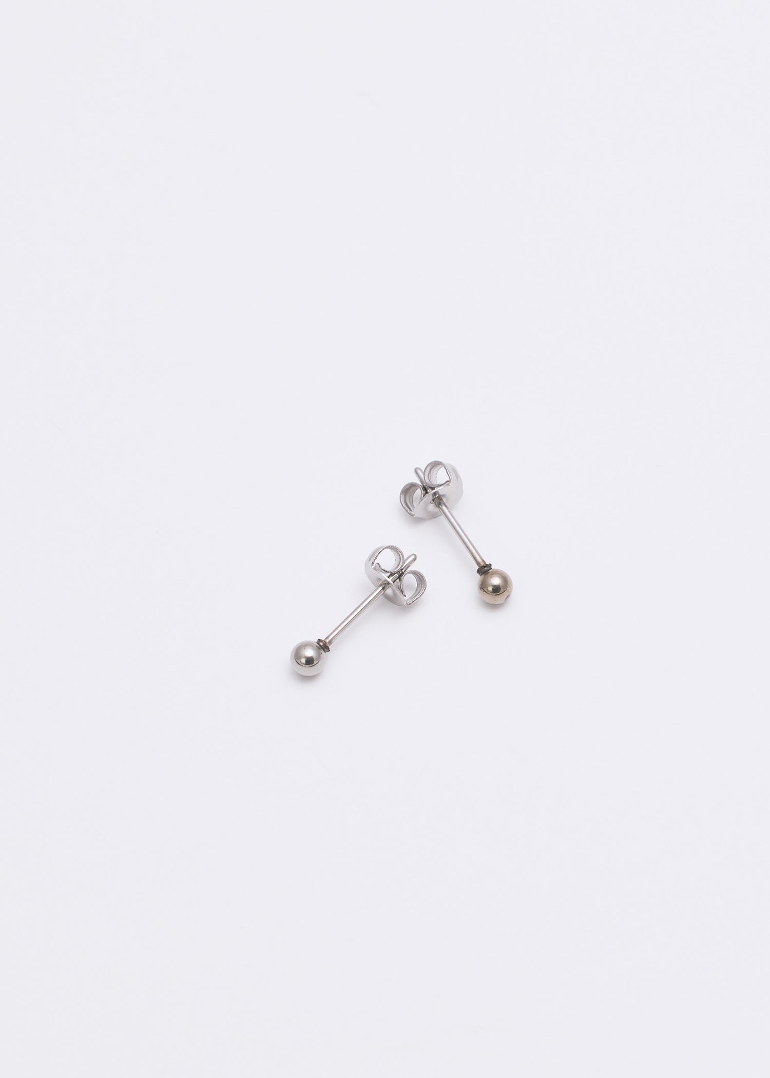 シルバー]ピンボールピアス – FLOA
