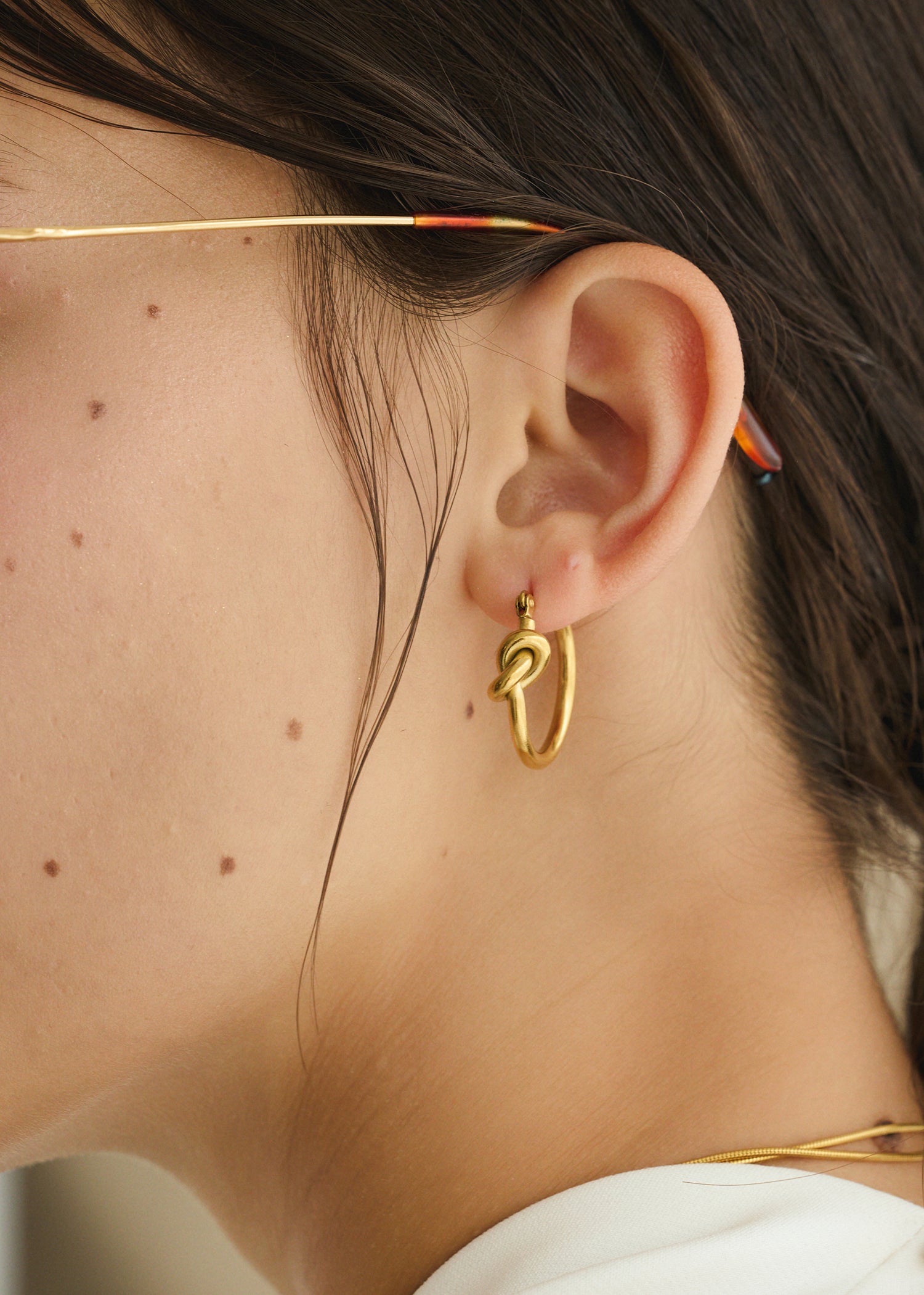 ゴールド]ノットループピアス｜金属アレルギー対応アクセサリー｜FLOA