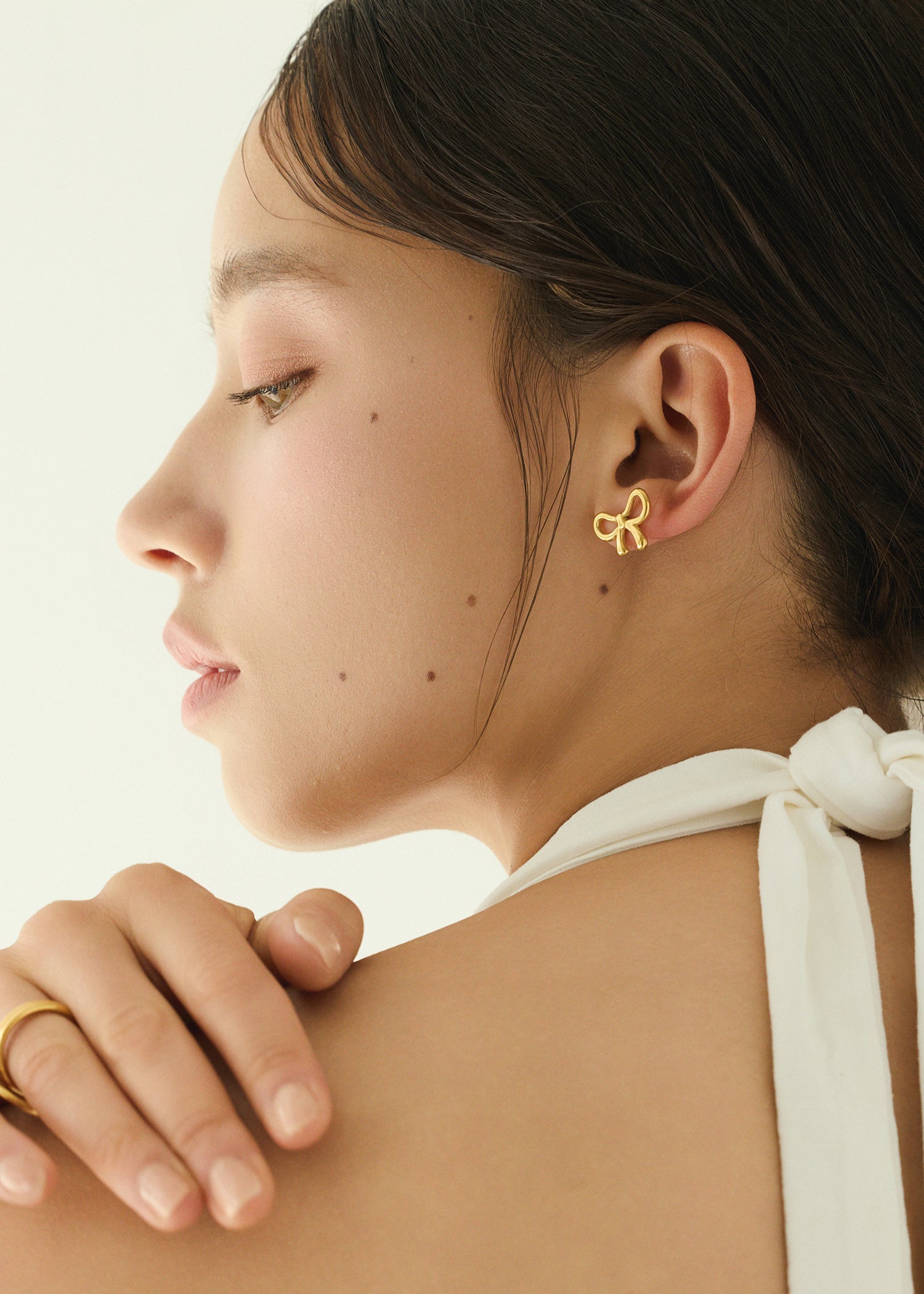 ゴールド]スモールリボンピアス[ゴールド]スネークチェーンネックレス