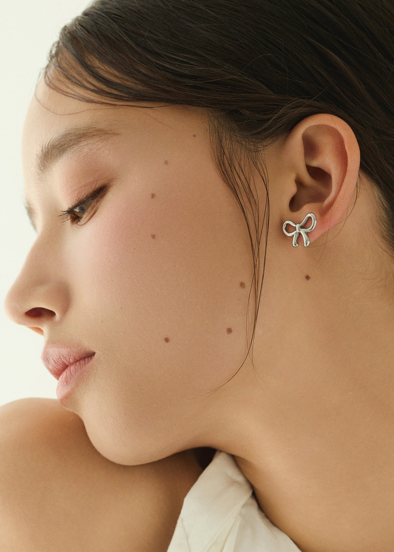 シルバー]スモールリボンピアス｜金属アレルギー対応アクセサリー