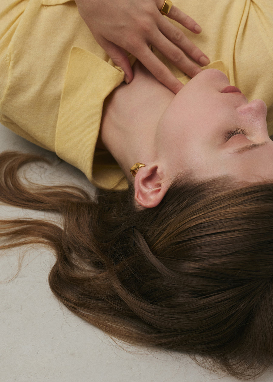 [ゴールド]ニュアンスカーブピアス